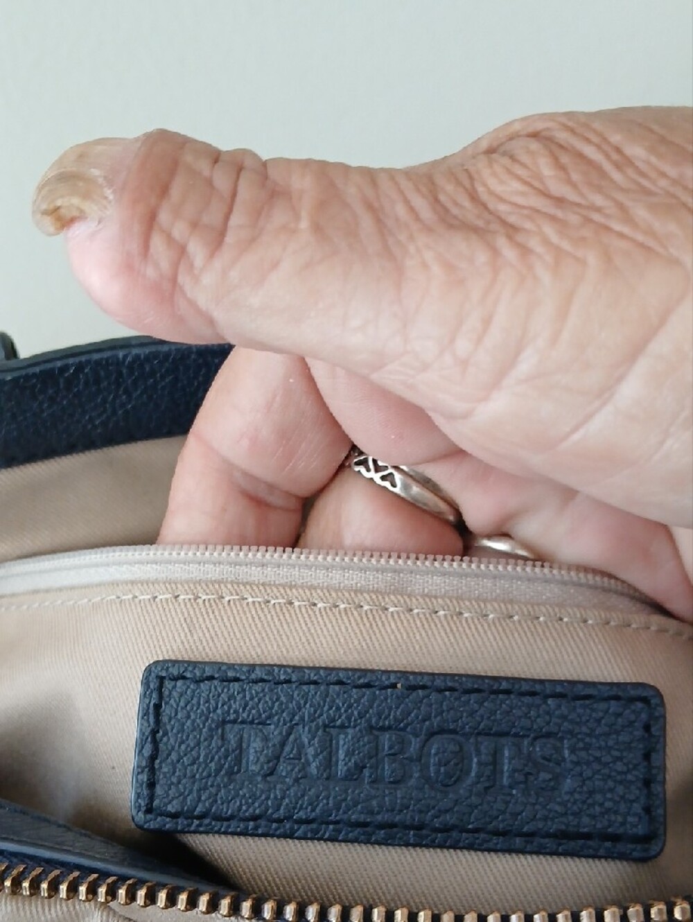 Talbots Navy Pebbled Leather Handbag with Beige Interior - Picture 5 of 6